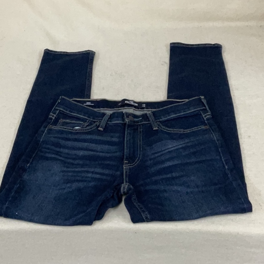 EUC woman’s Hollister blue jeans
